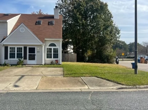 3900 Roebling Ln, Virginia Beach, VA 23452