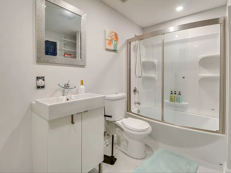 3218 Highland Dr SE — Photo 10