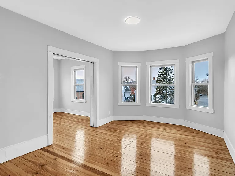 863 Chicopee St #3R — Photo 5