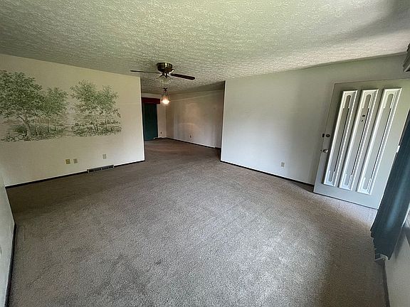 4th image of 203 E Airwood Dr