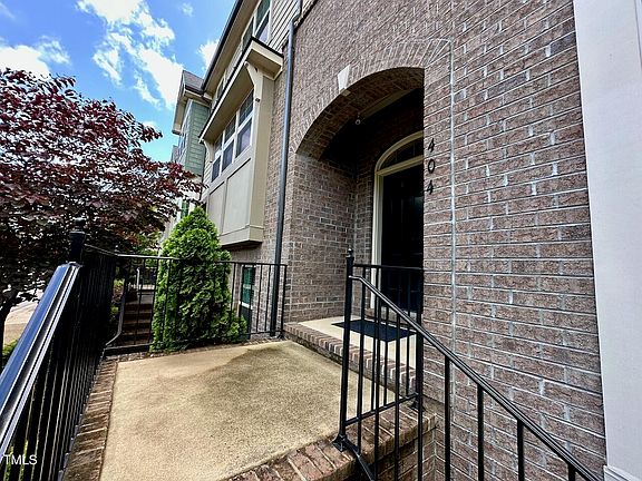 2nd image of 404 Sawcut Ln