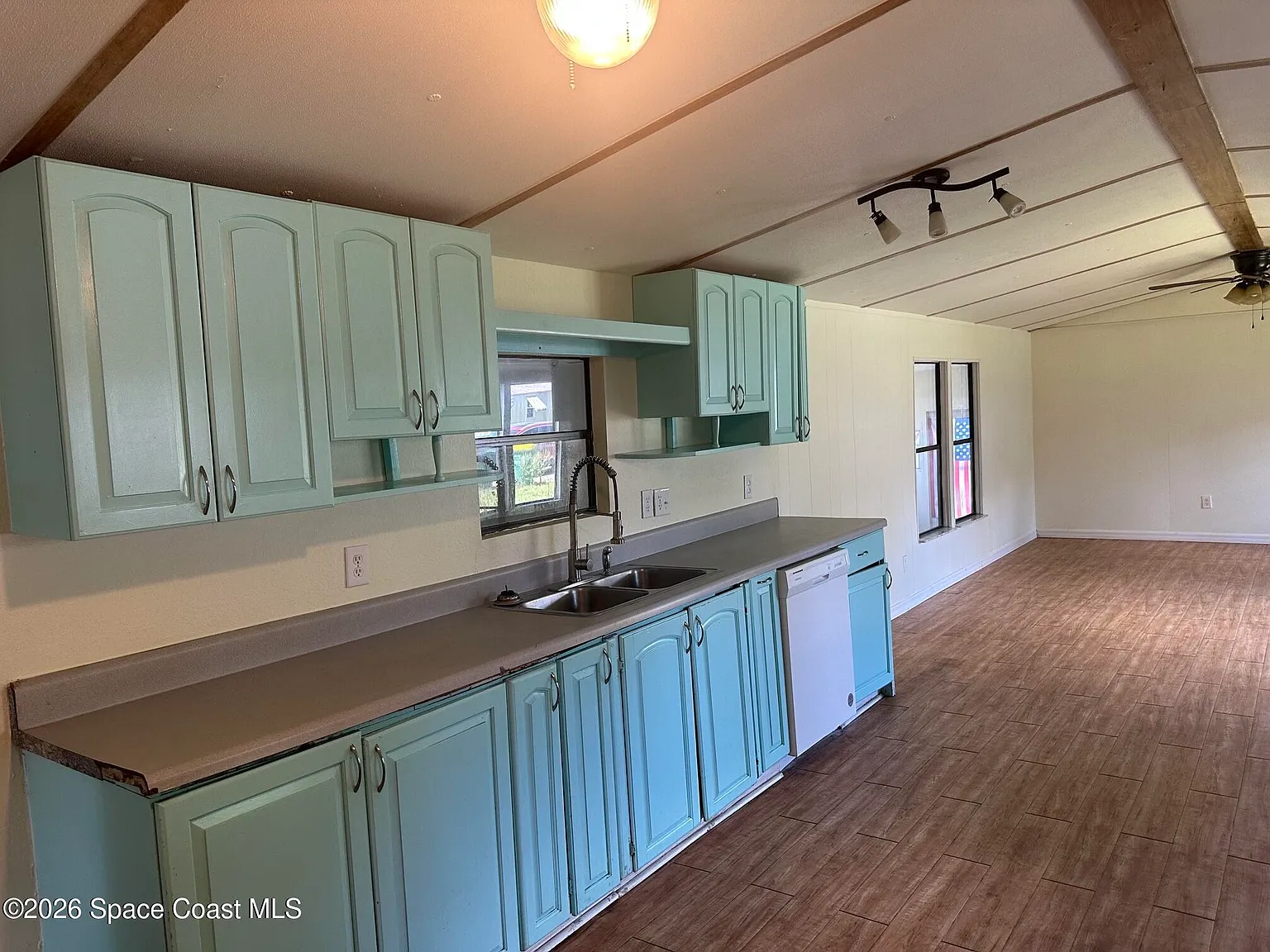 2 bed, 2.0 bath, 910 sqft, $1,400 — Photo 4