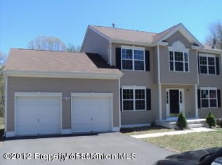 3345 Daventry Ct, Bushkill, PA 18324