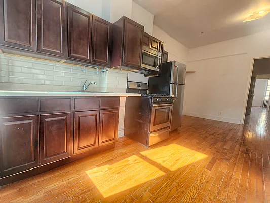 Rented by RELEASE NY | media 3