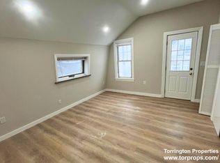562 E 7th St FLOOR 3, Boston, MA 02127