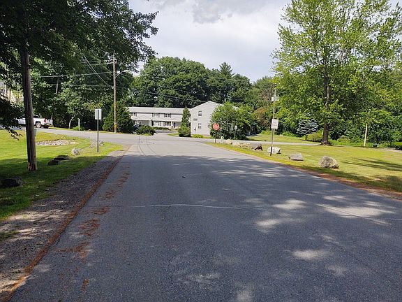 4th image of 75 Boulder Dr #75