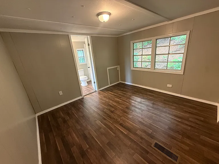 637 Country Girl Rd — Photo 5