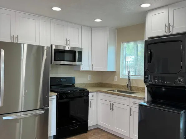 813 Carey Rd, Oceanside, CA