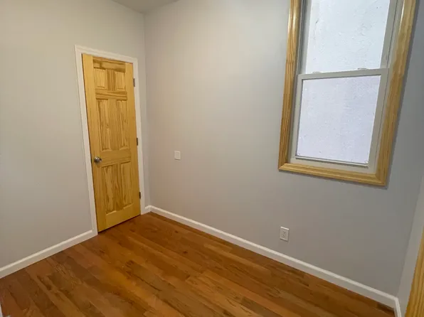 54-31 Nurge Avenue image 14 of 14