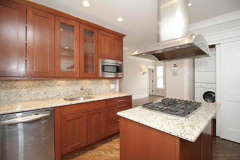 1st image of 1406 W Cornelia Ave #Two