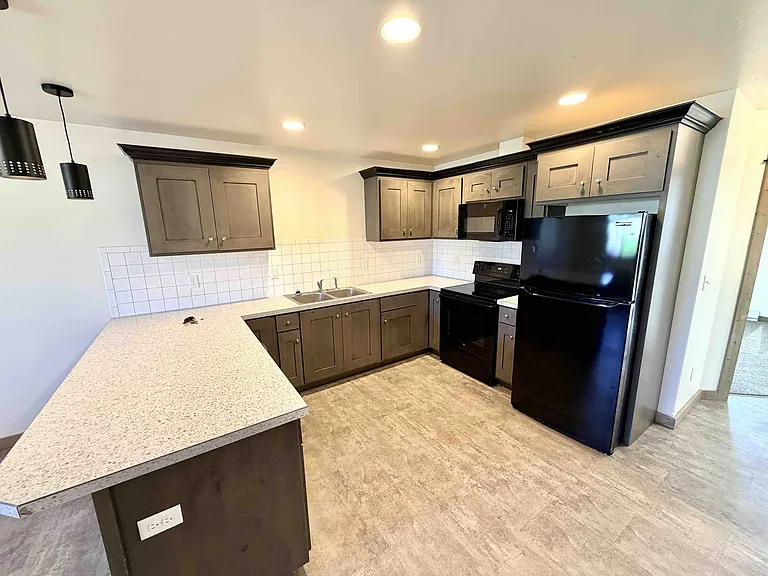 1040 Enterprise Dr #3 — Photo 1