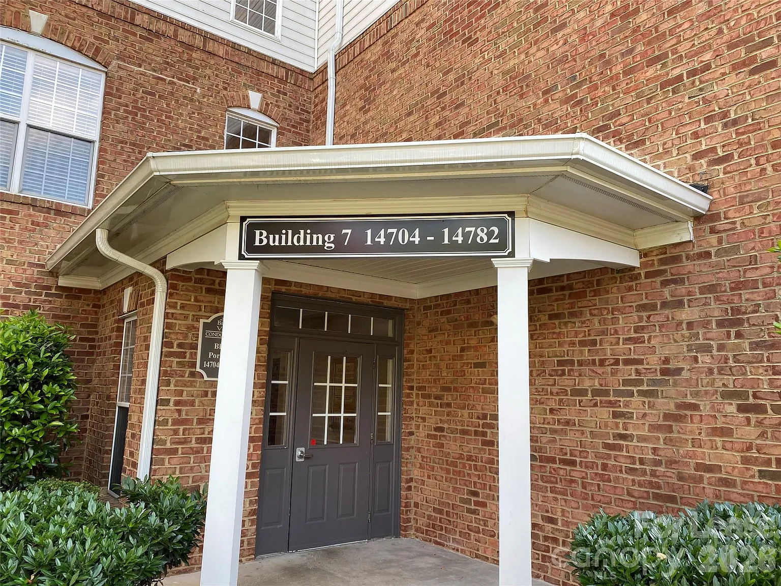 Belle Vista — Photo 2