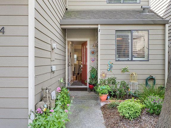 3rd image of 8667 Mariners Dr APT 4