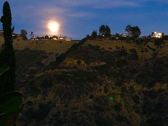 Canyon moon rise view 