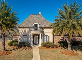 8646 Grand View Dr, Baton Rouge, LA 70809