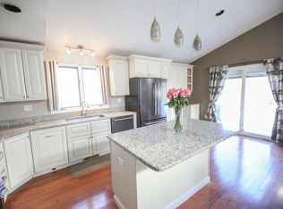 17 Eskimo Way, Billerica, MA 01821