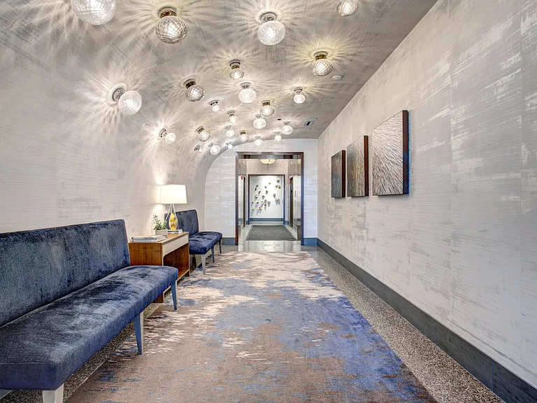 727 West Madison — Photo 18