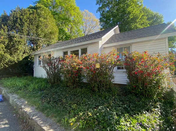 11 Shady Brook Ln #A, Bedford Hills, NY 10507