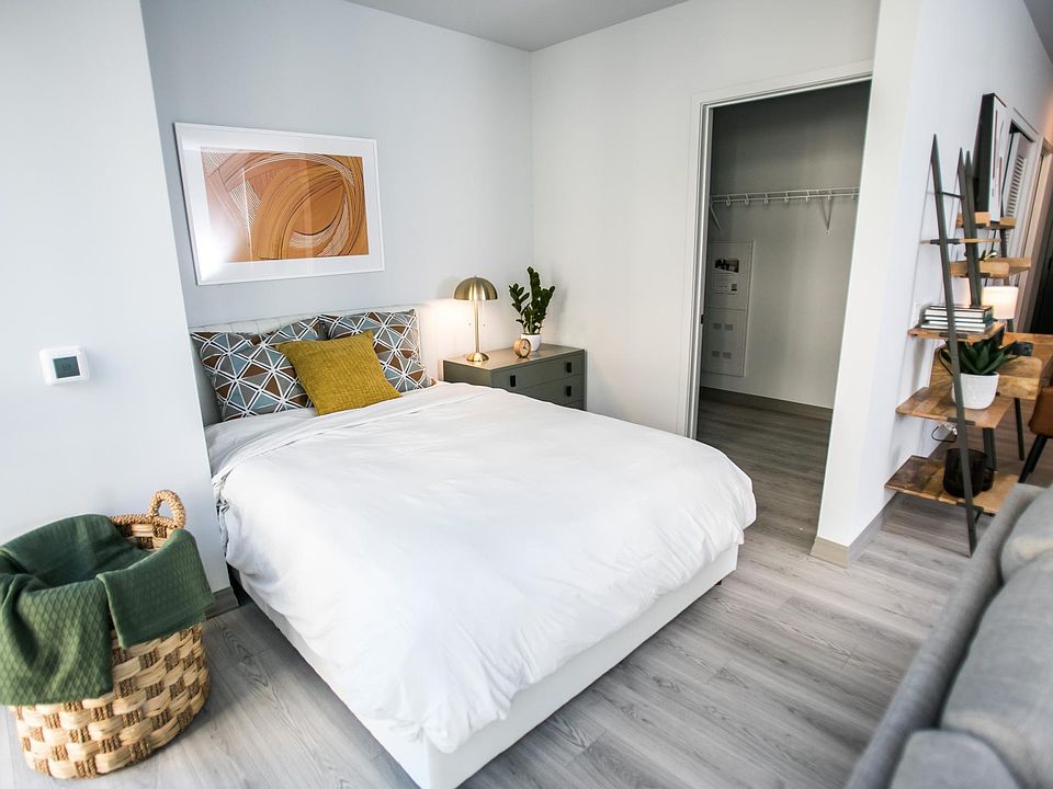 1st image of 2151 N Elston Ave #363