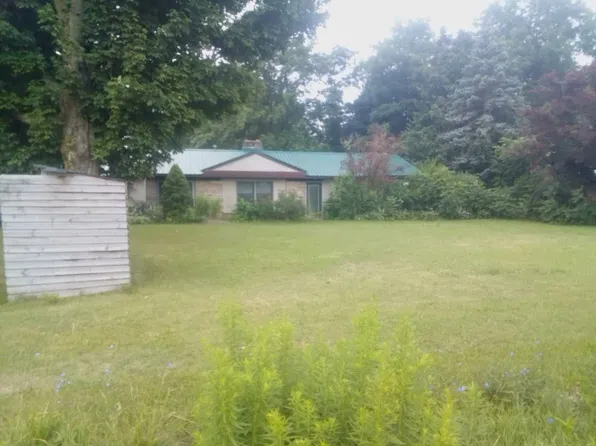 3670 W 48th St, Fremont, MI 49412