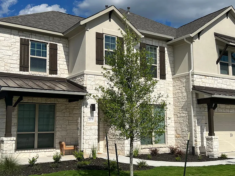 213 Poole Ln — Photo 2