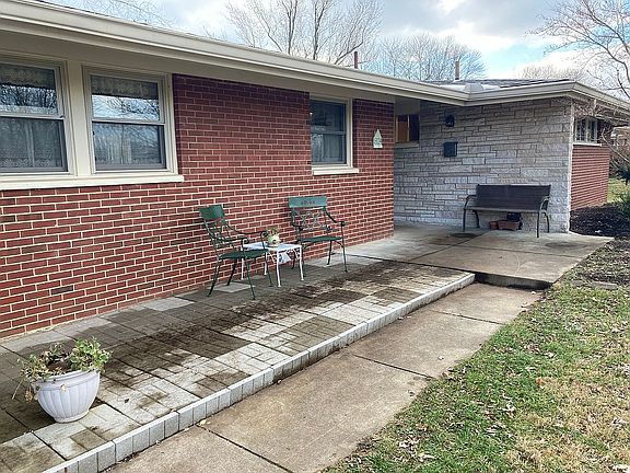 2nd image of 824 Brubaker Dr