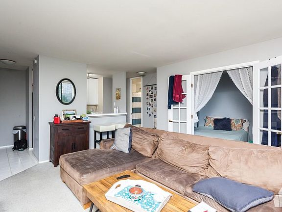5th image of 347 W Fullerton Pkwy #502