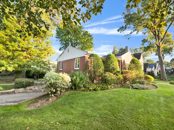 125 Bertha Place image 23 of 24