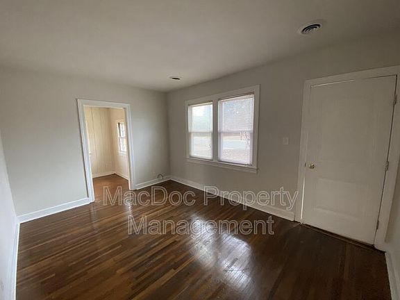 2nd image of 2206 Hays St