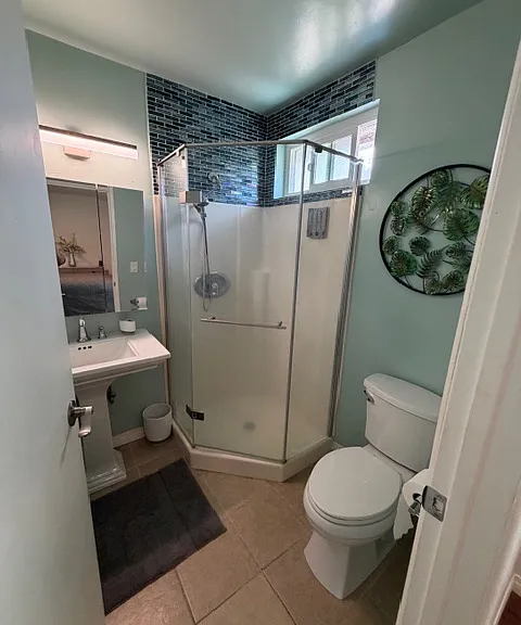 primary bedroom bath