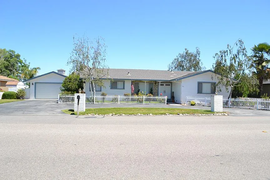 251 Donald Dr photo 1