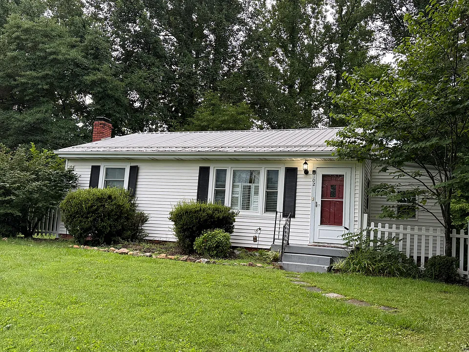 102 Longview Ave
