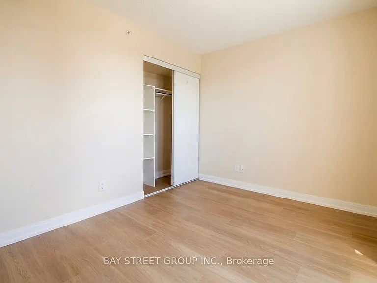 151 Village Green Sq #2703 — Photo 16