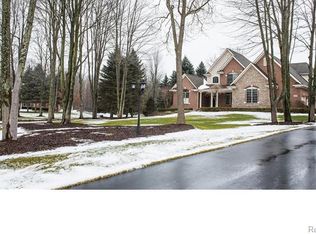 6219 Windstone Cir, Clarkston, MI 48346