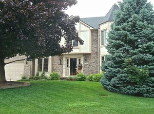 2104 Fairmont Dr, Rochester Hills, MI 48306
