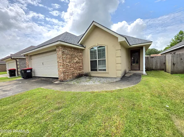 425 Milton Estates Ln, Youngsville, LA 70592