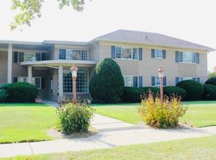 2245 Walton Blvd UNIT 52, Rochester, MI 48309