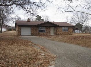 2822 Shalmar Rd, Sulphur, OK 73086