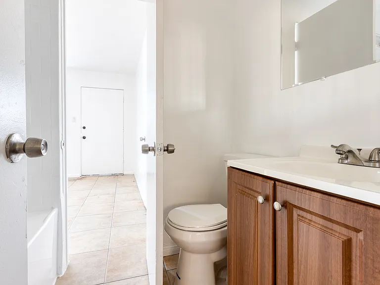 15741 Blaine Ave — Photo 30