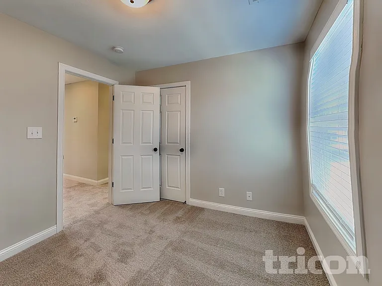 129 Bonnell Dr — Photo 10