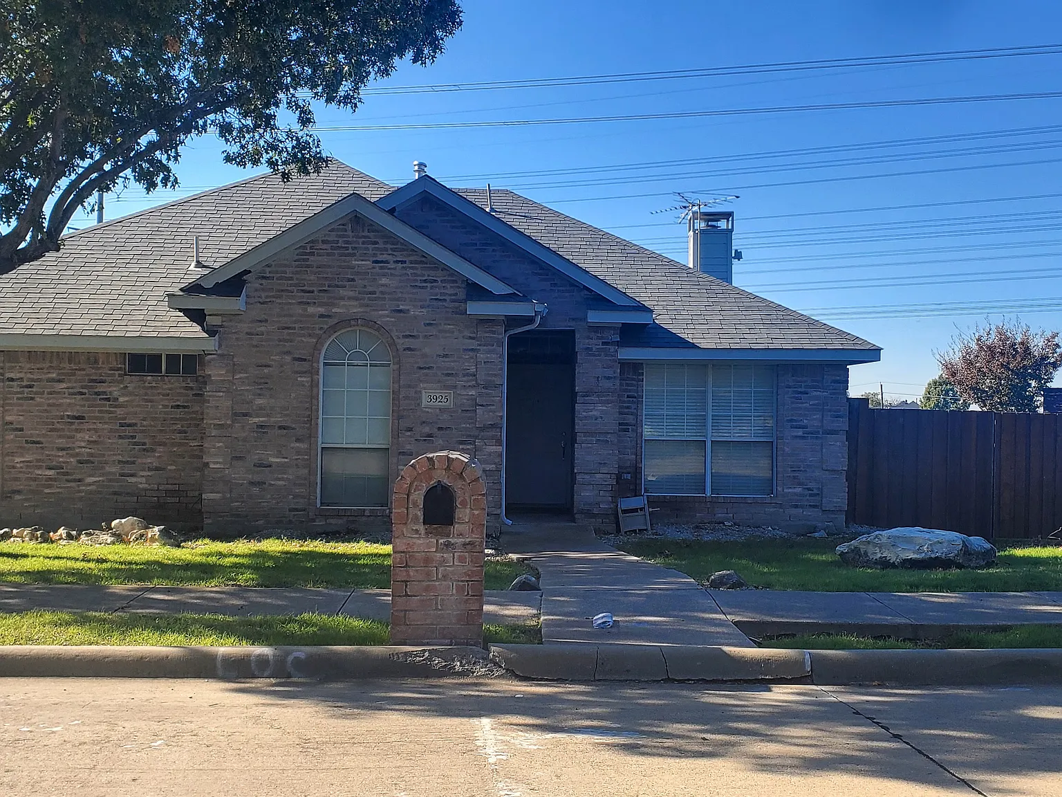 3 bed, 1477 sqft, $2,500 — Photo 2