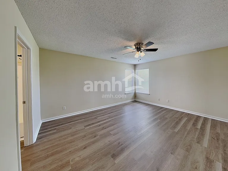 1347 Egret Ln — Photo 13
