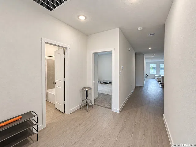4 bed, 3.0 bath, 2368 sqft, $2,140 — Photo 4