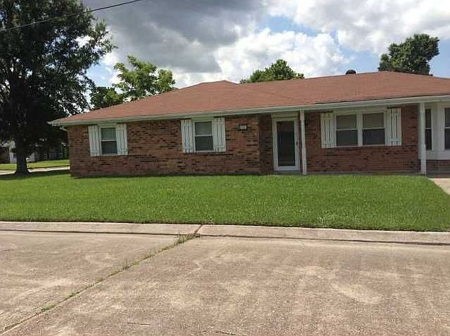 1st image of 200 Janet Dr