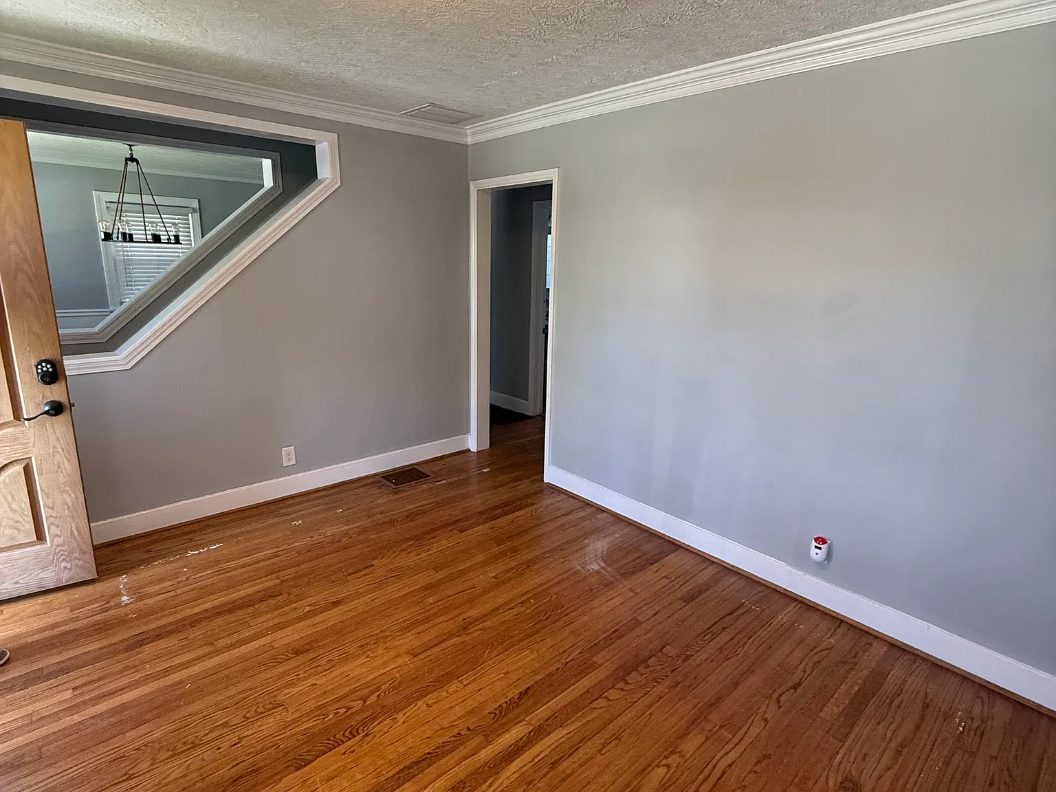 3 bed, 980 sqft, $1,750 — Photo 3