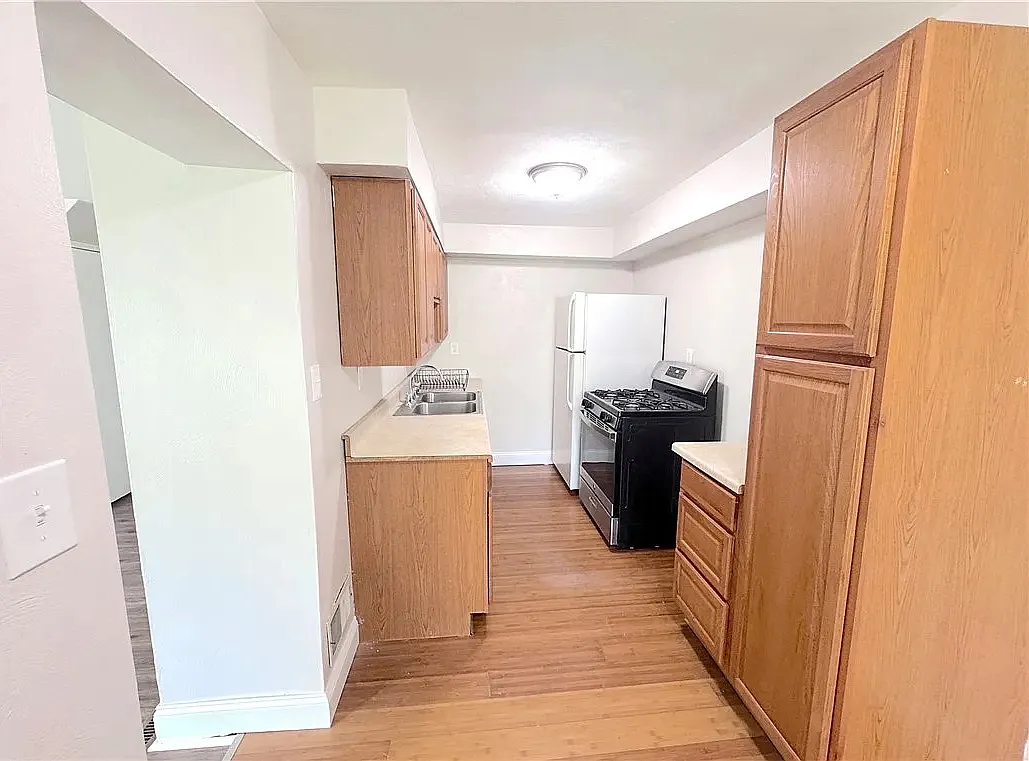 3 bed, 727 sqft, $1,400 — Photo 3