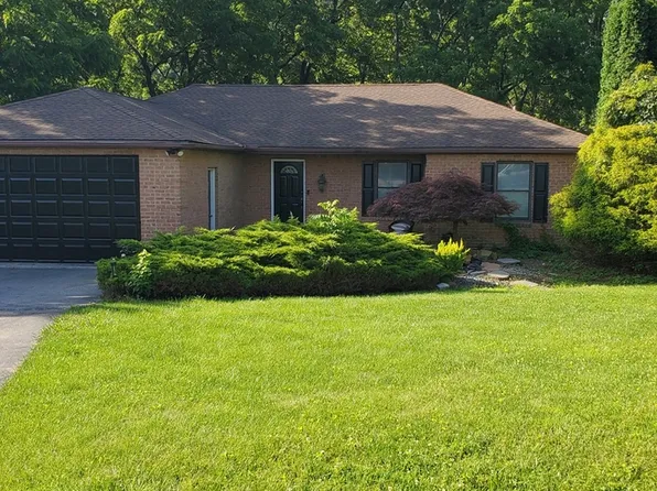 10 Windermere Ct, York, PA 17402