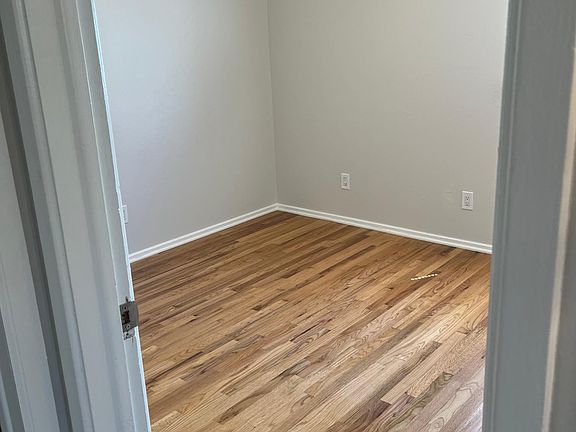 4th image of 2784 S Zurich Ct
