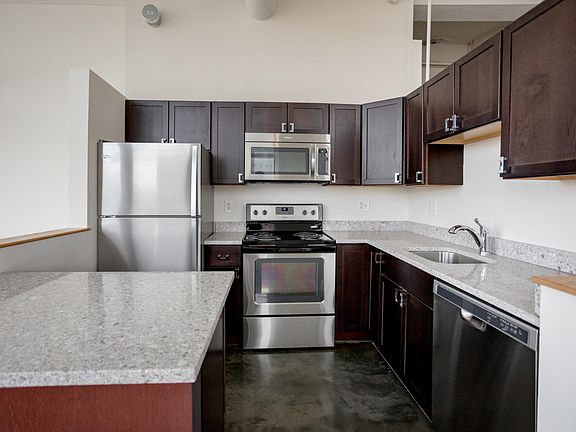2nd image of 4454 Woodward Ave #1