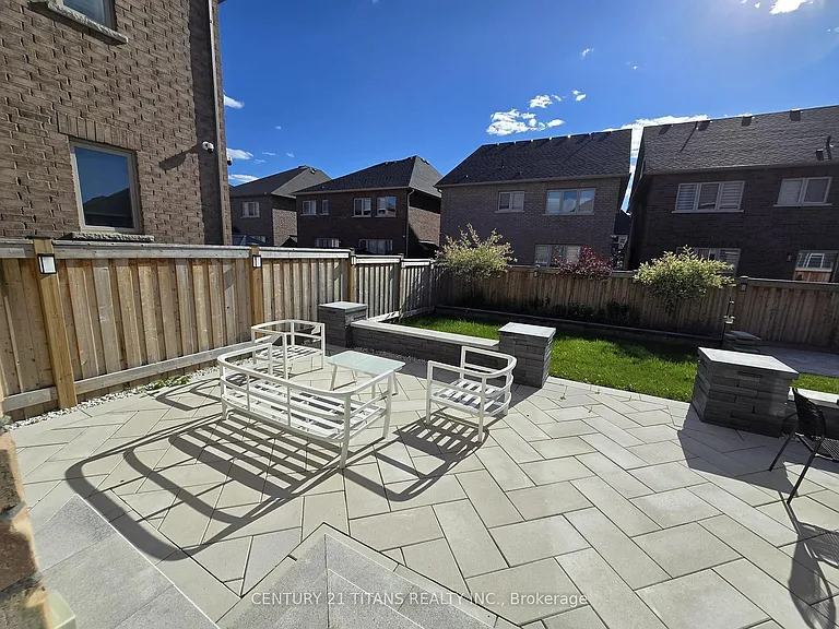 50 Stevenson Cres — Photo 4